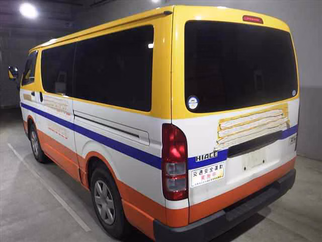 TOYOTA REGIUS ACE