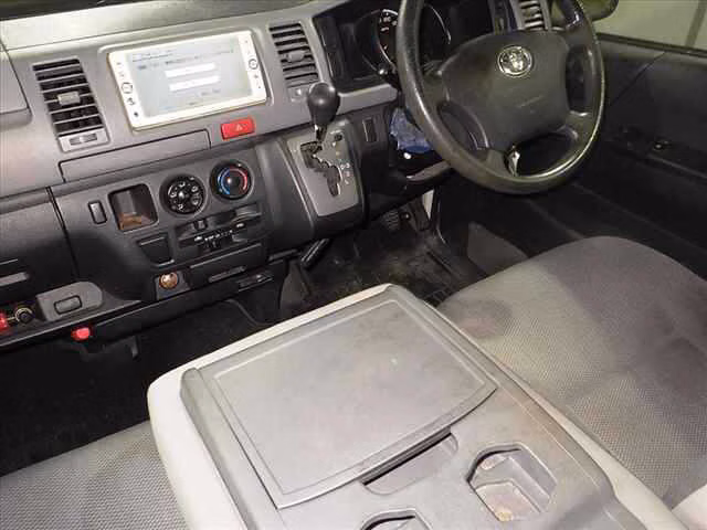 TOYOTA REGIUS ACE