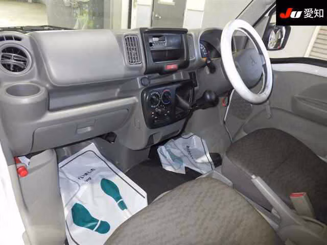 MITSUBISHI MINICAB