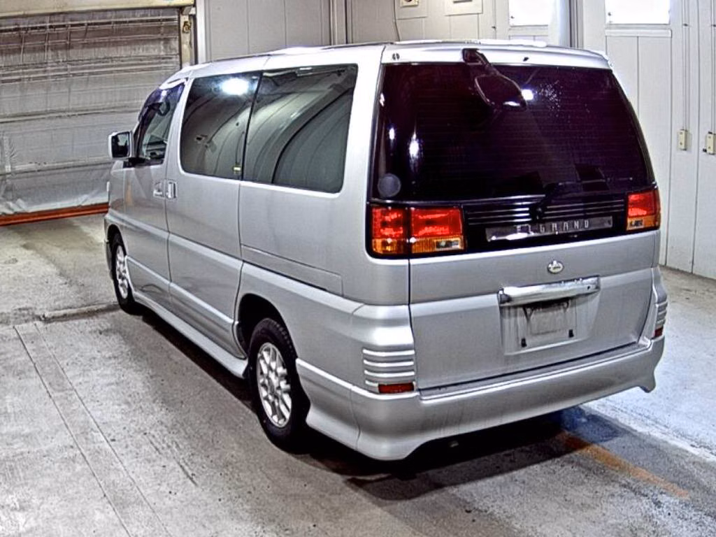 NISSAN ELGRAND
