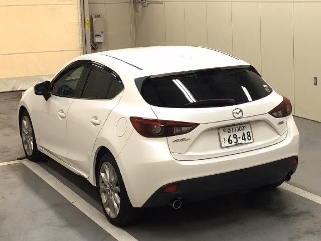 MAZDA AXELA