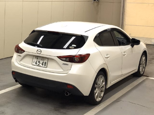 MAZDA AXELA