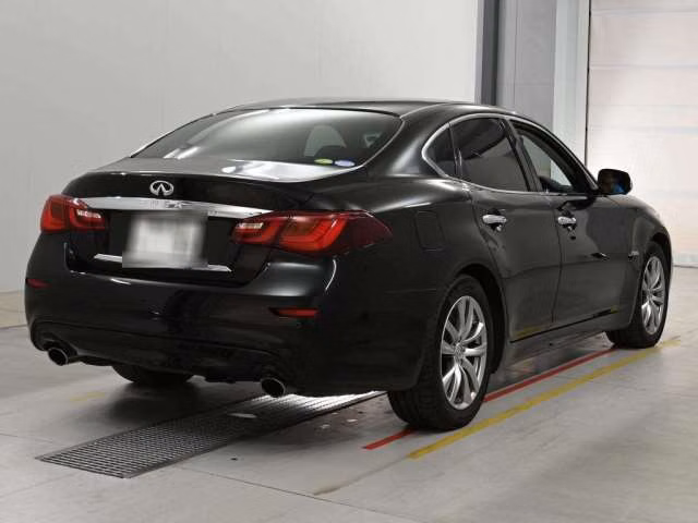 NISSAN FUGA