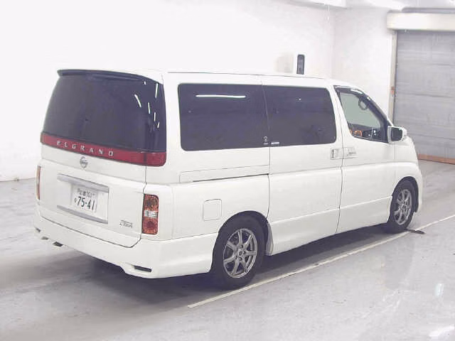 NISSAN ELGRAND
