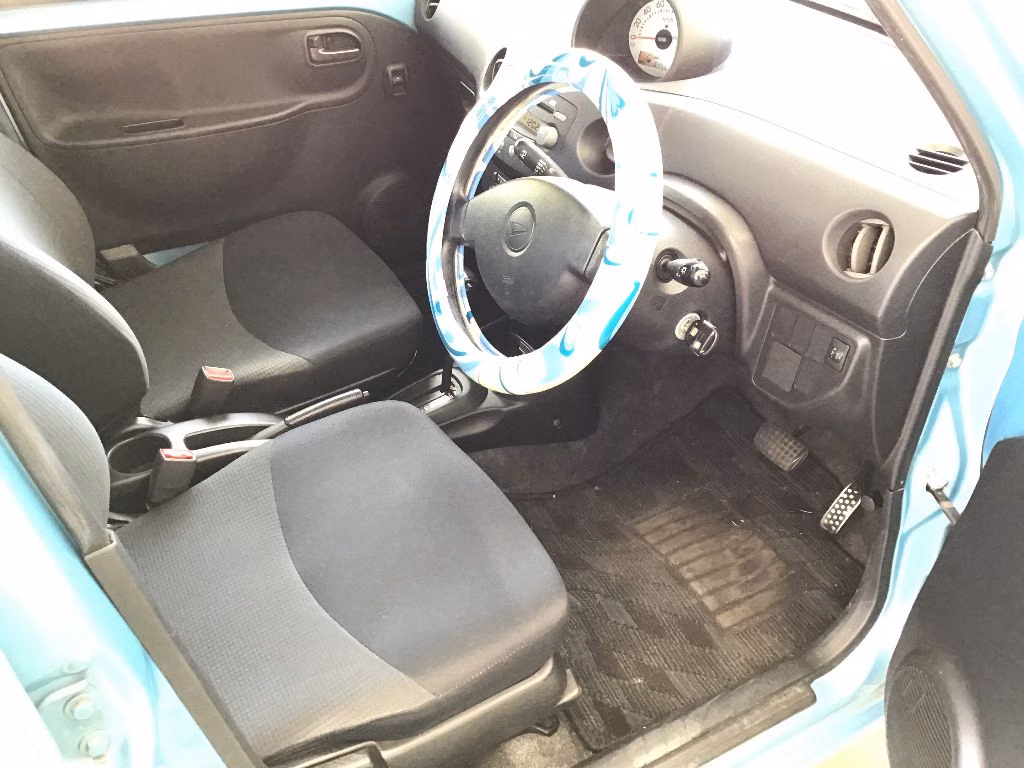 DAIHATSU ESSE
