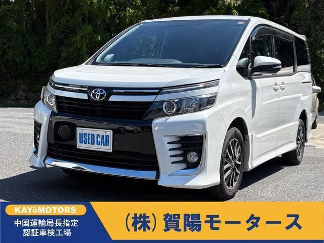 TOYOTA VOXY