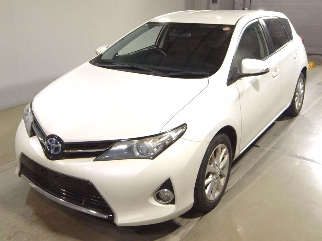 TOYOTA AURIS