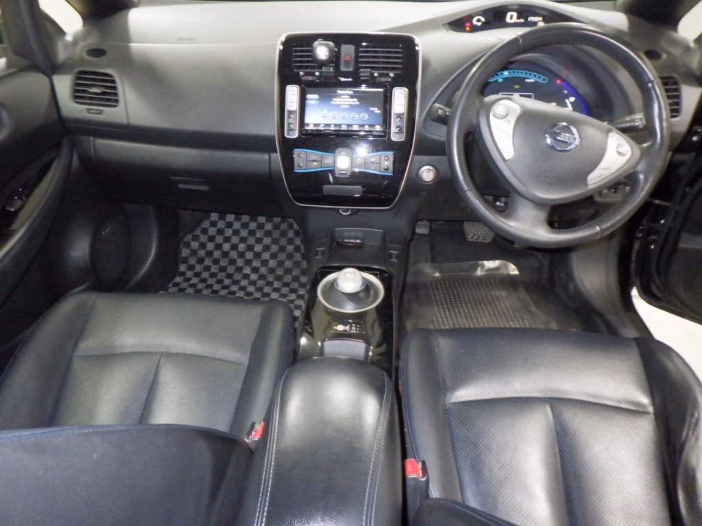 NISSAN LEAF