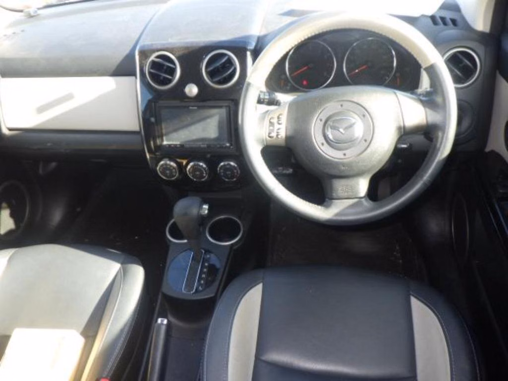 MAZDA VERISA