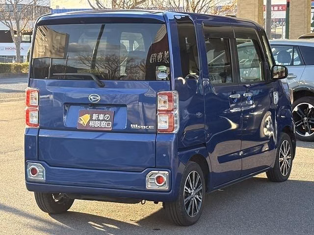 DAIHATSU WAKE