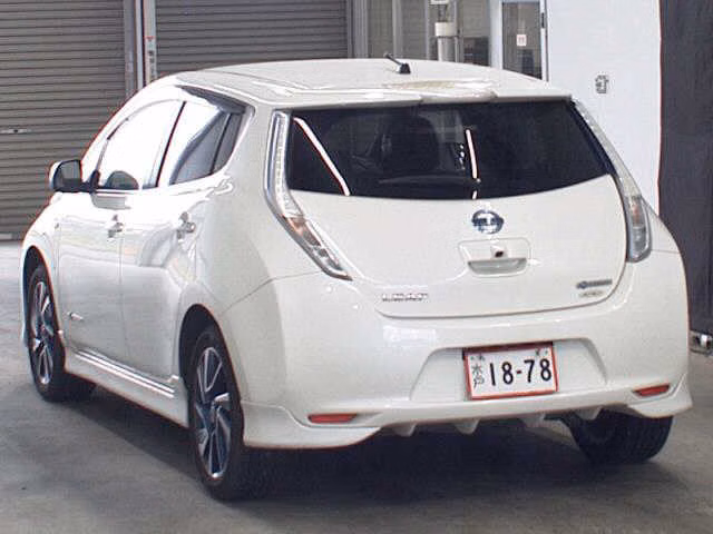 NISSAN LEAF