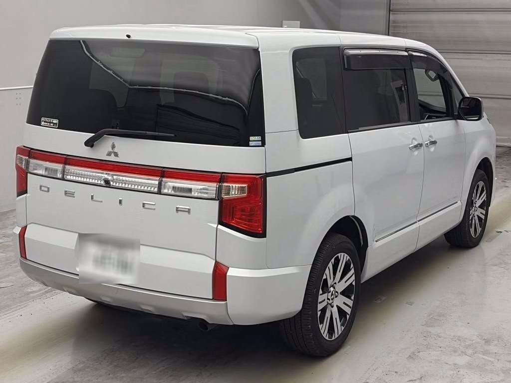 MITSUBISHI DELICA D:5