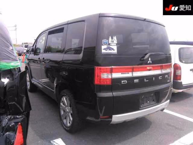 MITSUBISHI DELICA D:5