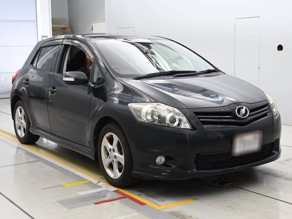 TOYOTA AURIS
