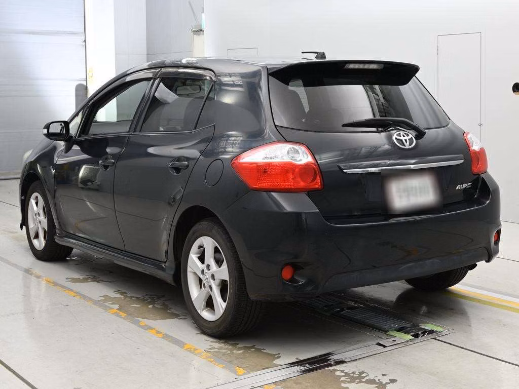 TOYOTA AURIS