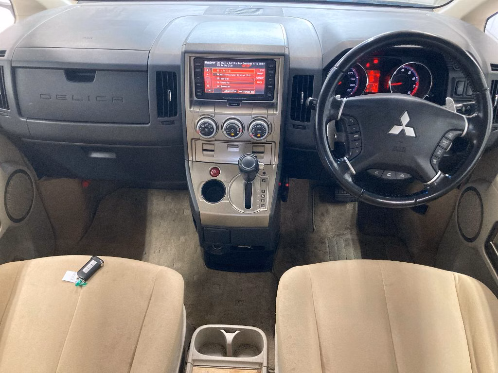 MITSUBISHI DELICA D:5