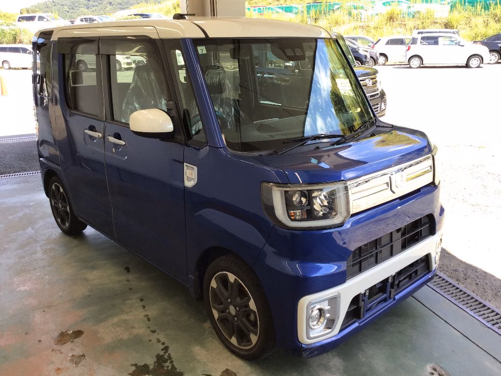 DAIHATSU WAKE