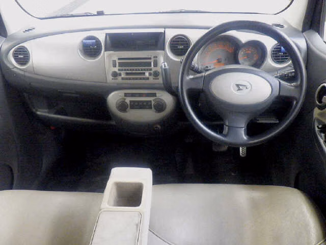 DAIHATSU MOVE LATTE