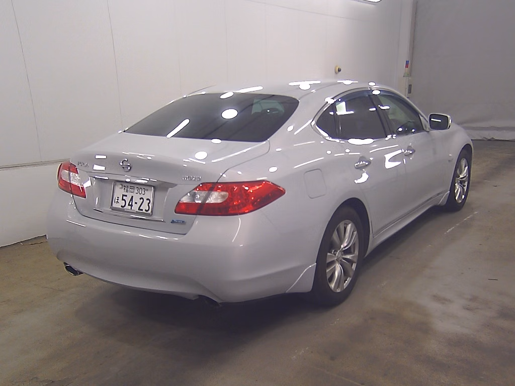 NISSAN FUGA