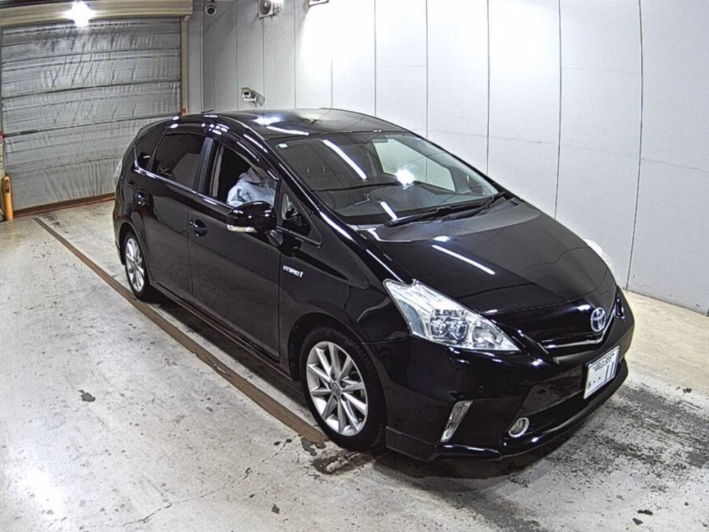 TOYOTA PRIUS ALPHA