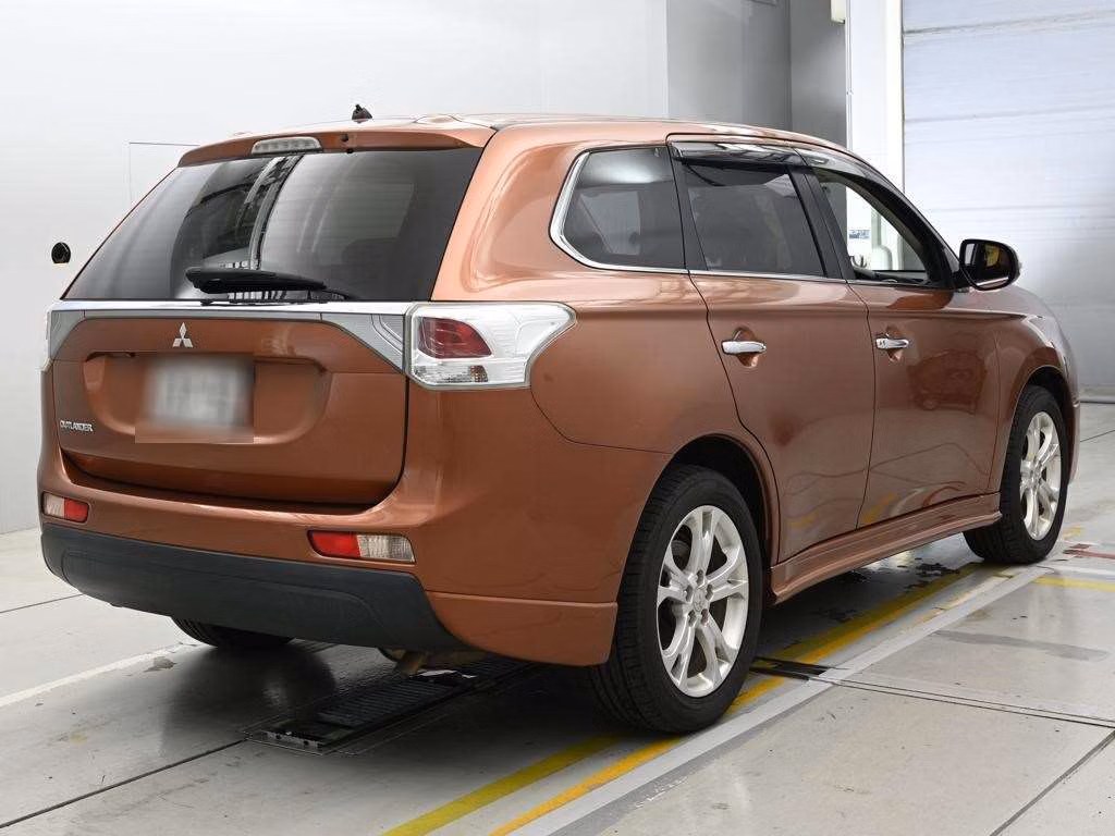 MITSUBISHI OUTLANDER