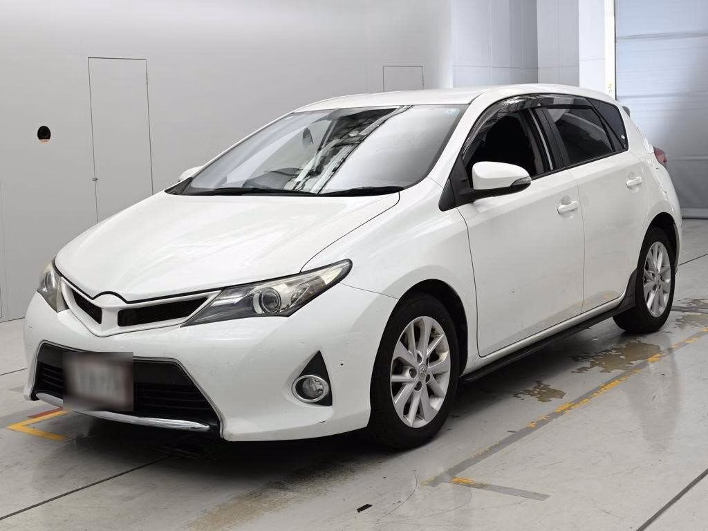TOYOTA AURIS