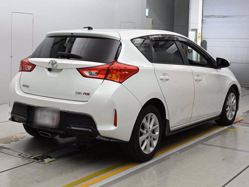 TOYOTA AURIS