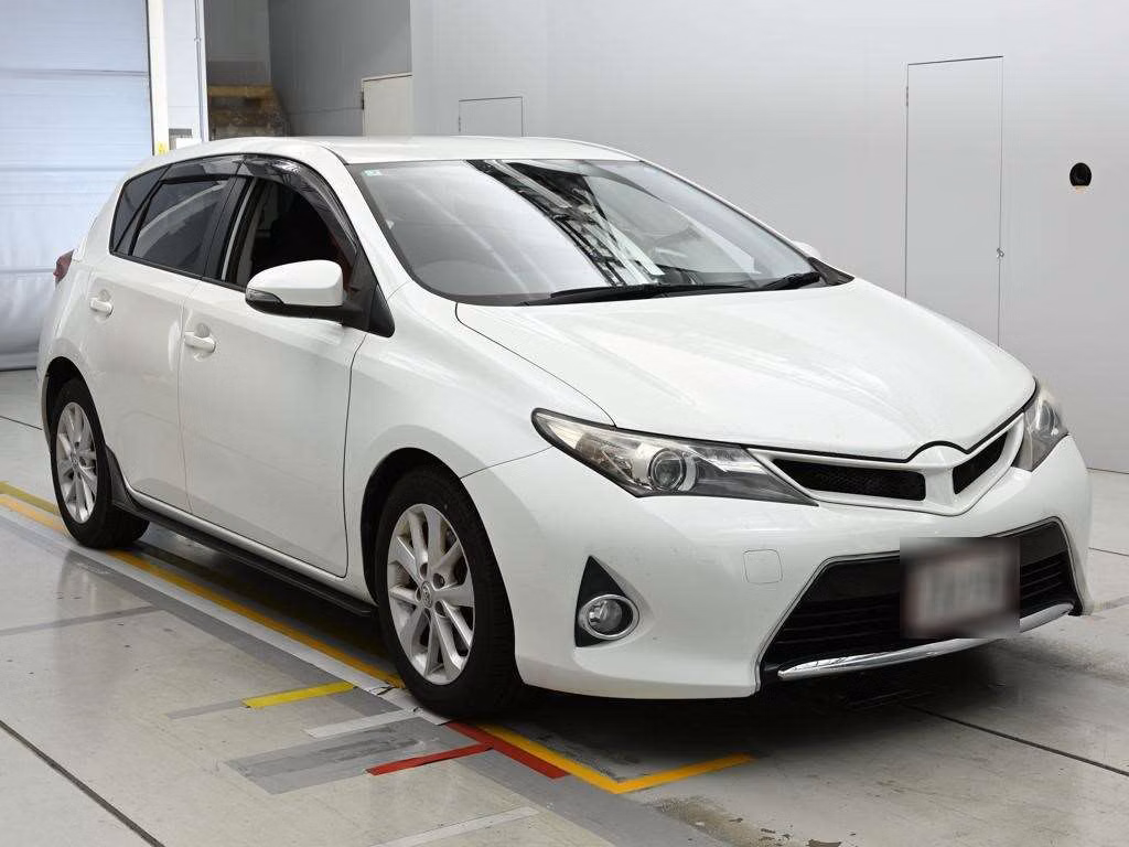 TOYOTA AURIS