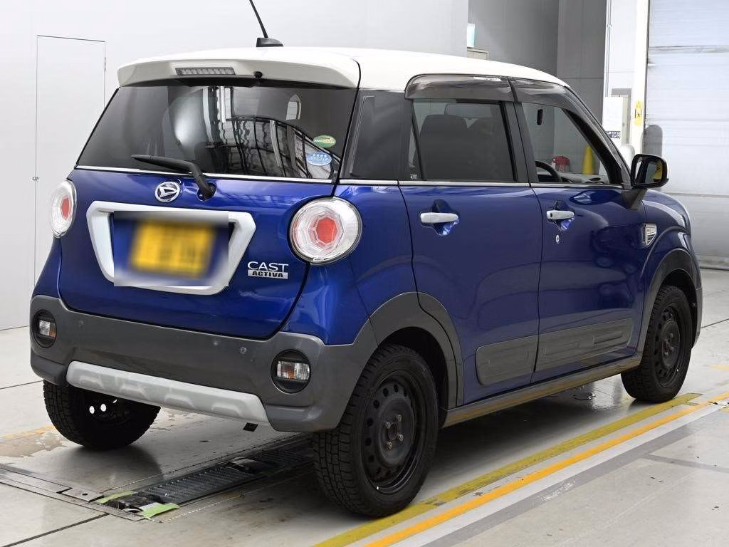 DAIHATSU CAST