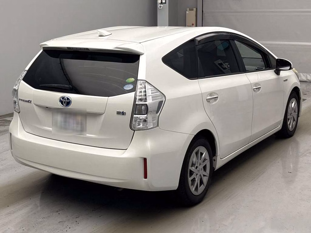 TOYOTA PRIUS ALPHA
