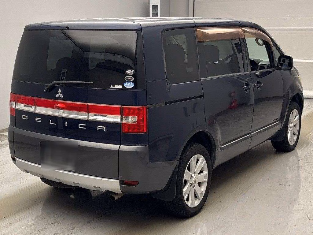 MITSUBISHI DELICA D:5
