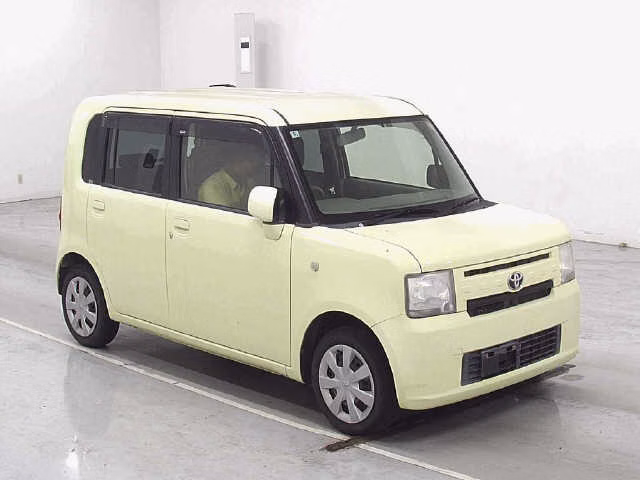 TOYOTA PIXIS SPACE