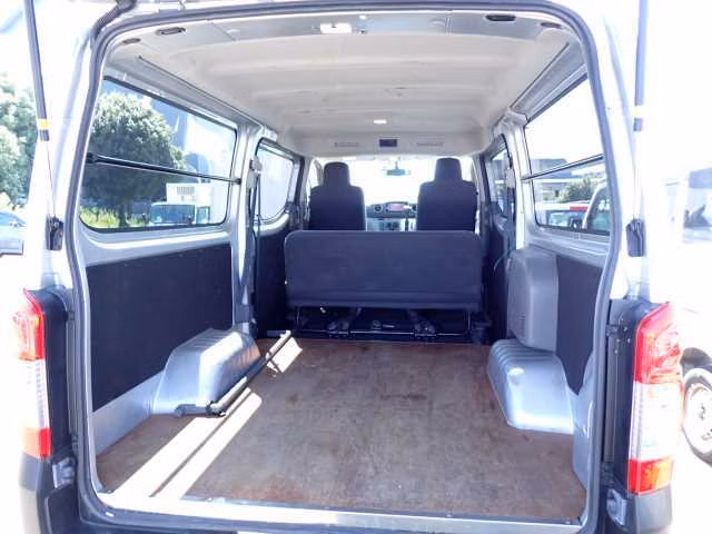 NISSAN NV350 CARAVAN