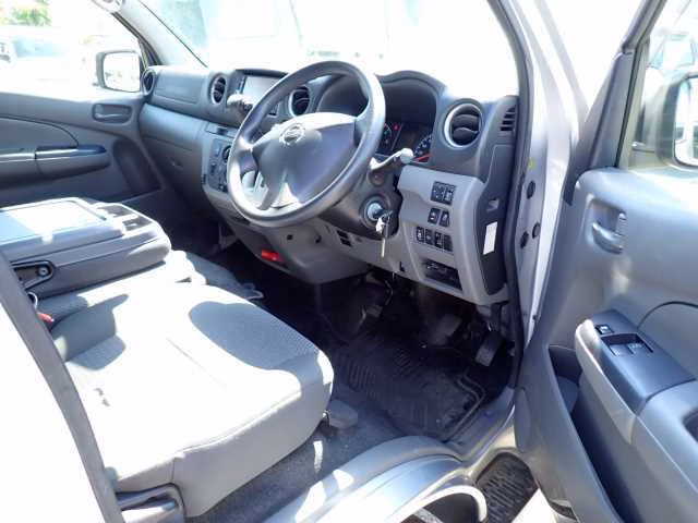 NISSAN NV350 CARAVAN