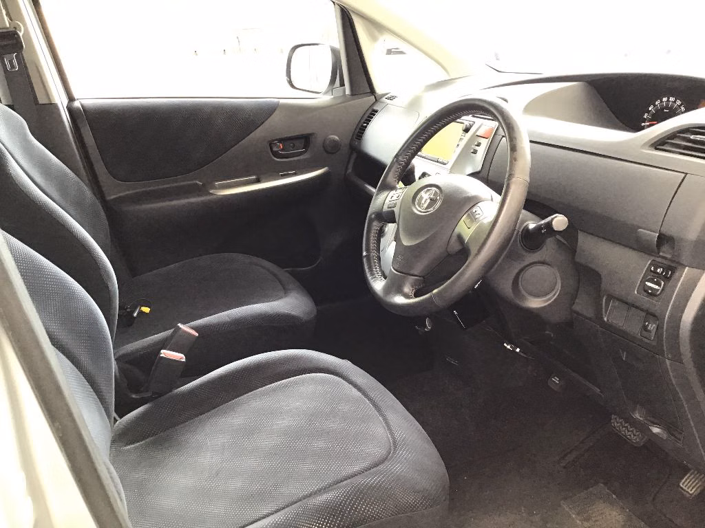 TOYOTA RACTIS