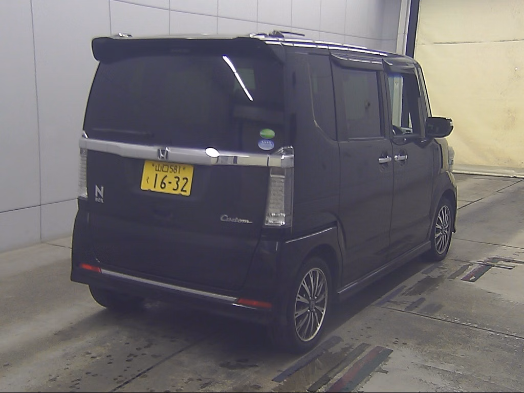 HONDA N-BOX