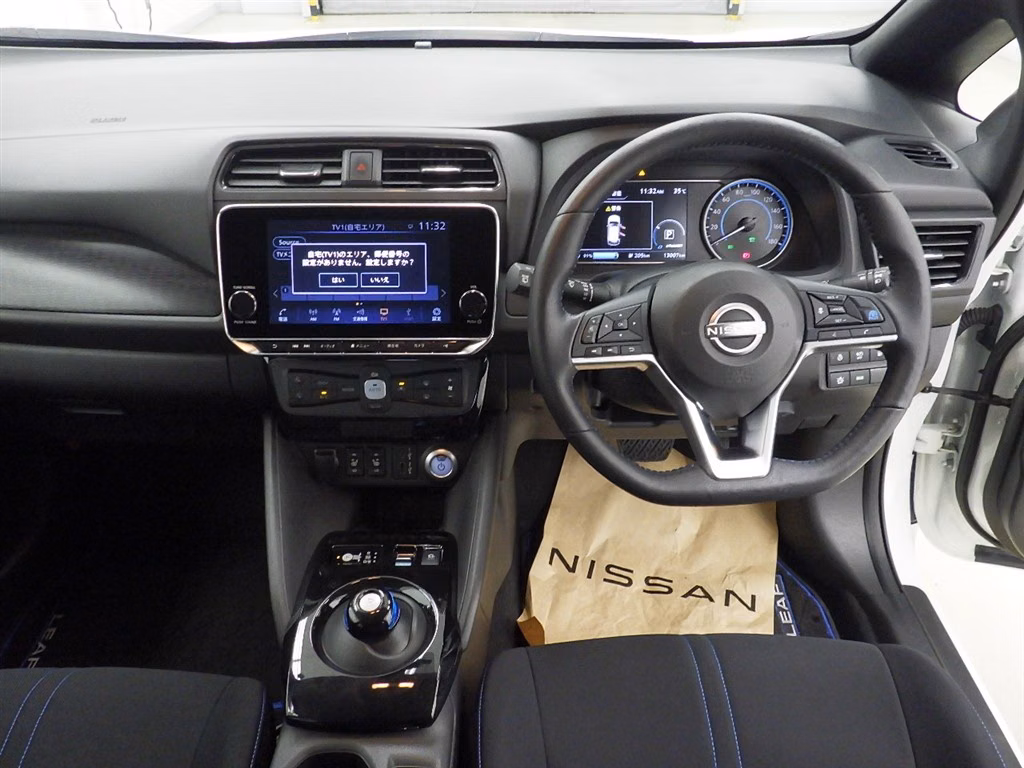 NISSAN LEAF
