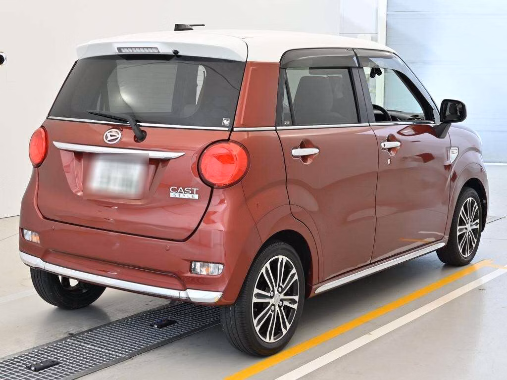 DAIHATSU CAST