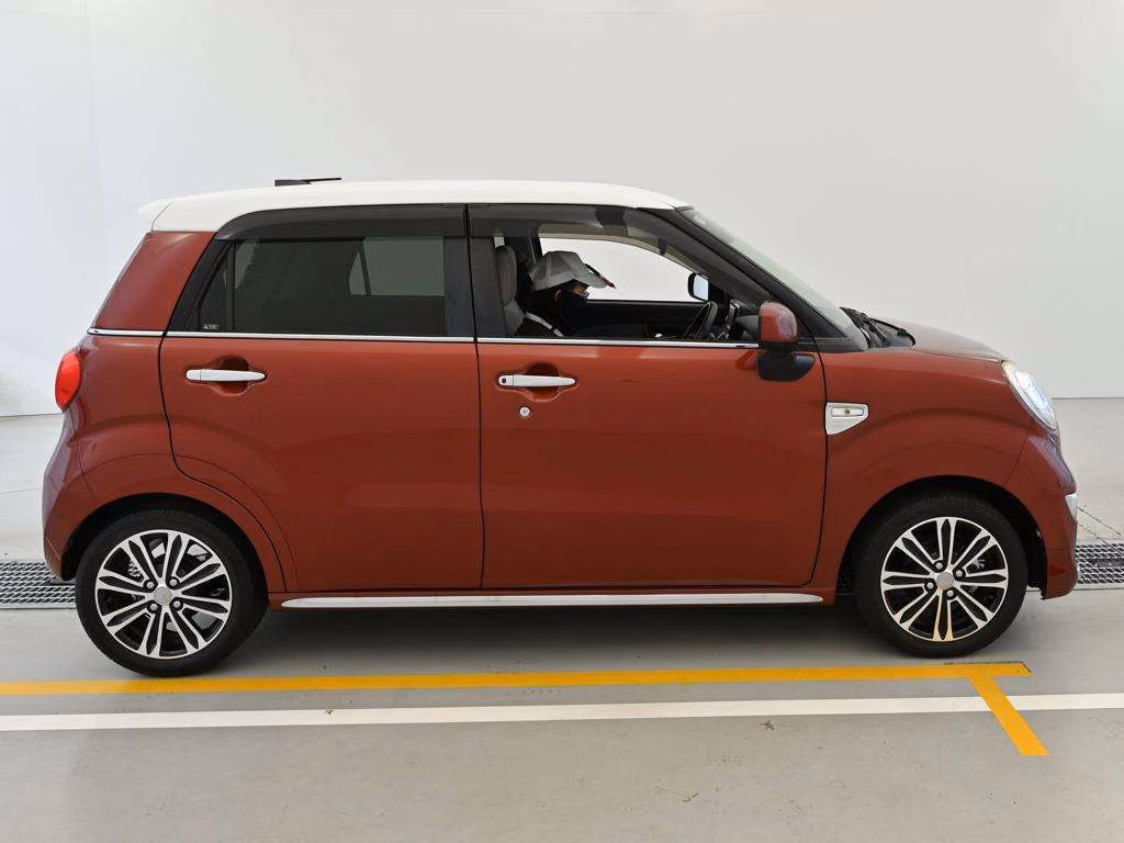 DAIHATSU CAST