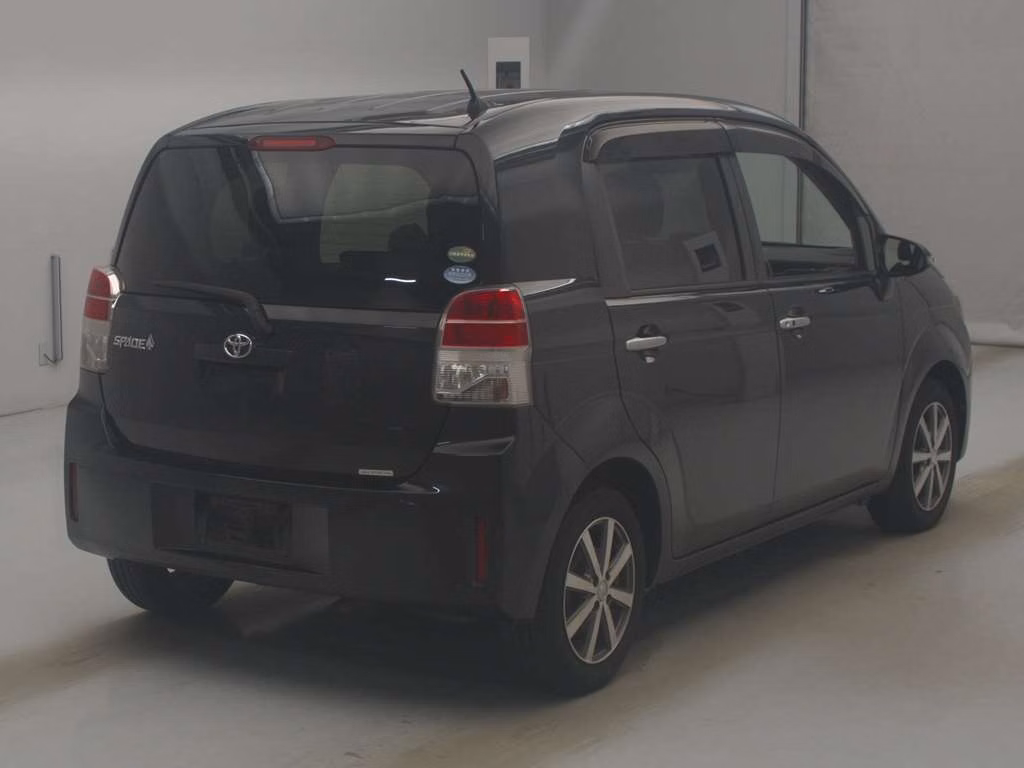 TOYOTA SPADE
