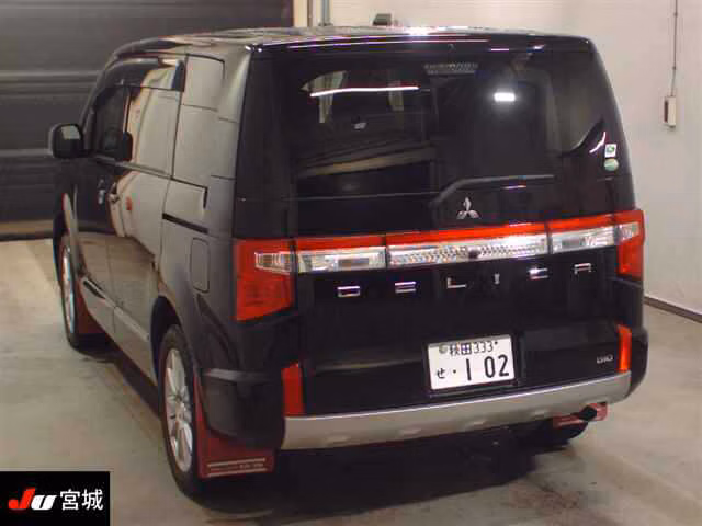 MITSUBISHI DELICA D:5