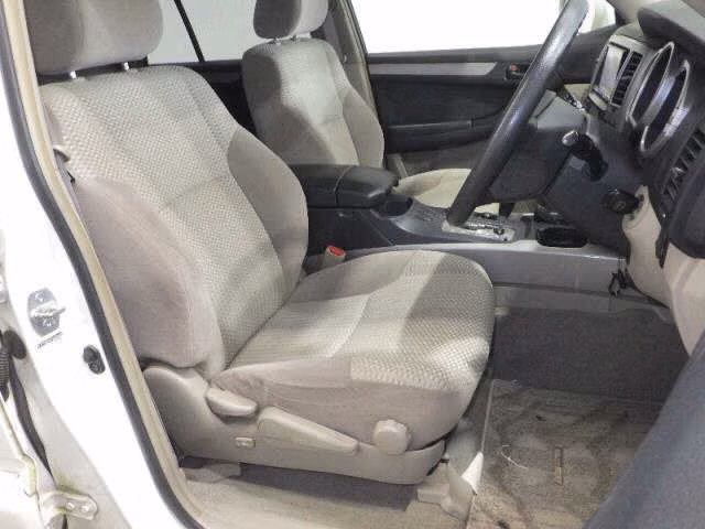 TOYOTA HILUX SURF