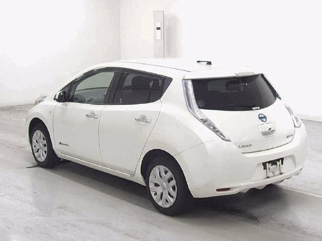 NISSAN LEAF