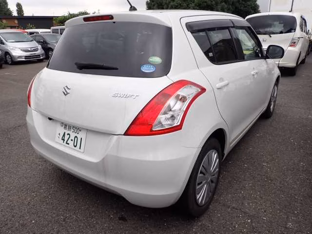 SUZUKI SWIFT