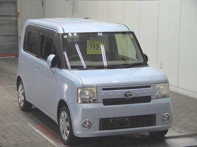 TOYOTA PIXIS SPACE