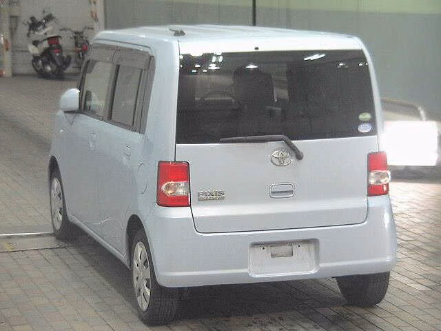TOYOTA PIXIS SPACE