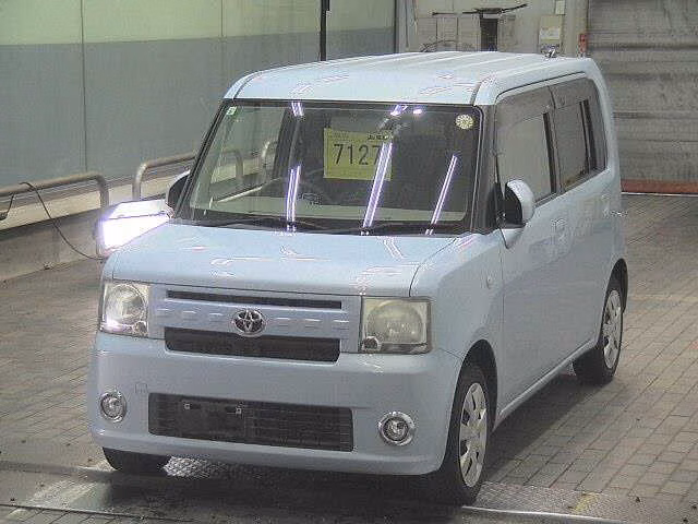 TOYOTA PIXIS SPACE