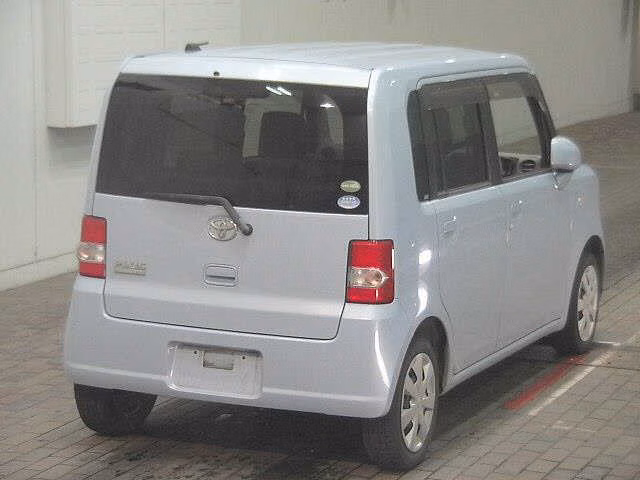 TOYOTA PIXIS SPACE