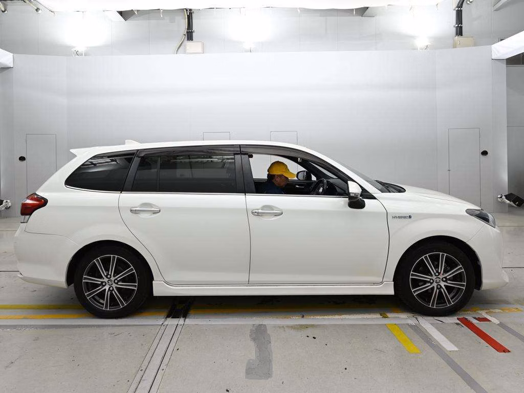 TOYOTA COROLLA FIELDER