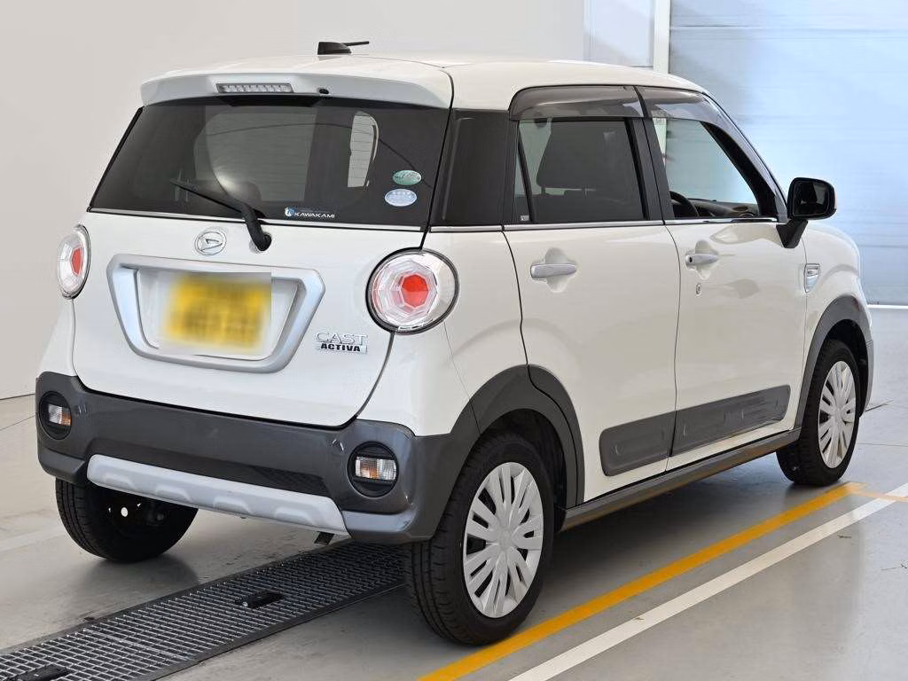DAIHATSU CAST